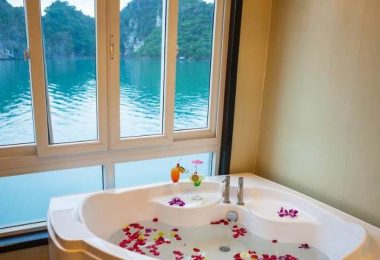 Bathroom in Cabin of Dragon Legend