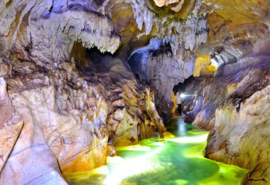 Lo Mo Cave Bac Kan