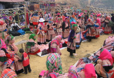Lung Khau Nhin Market