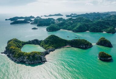 Halong Honeymoon Beach Camping Tour: 3 Days