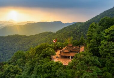 Yen Tu Eco Retreat: Meditation & Trekking – 2 Days